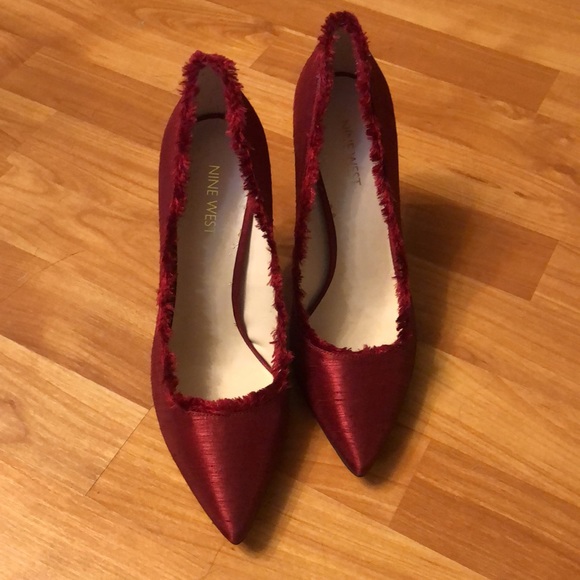 Like New - Nine West Stiletto pump - Picture 2 of 11